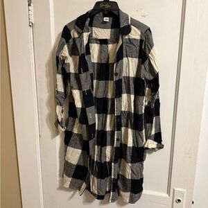 Old Navy Black and White Checkered Shirt Jacket